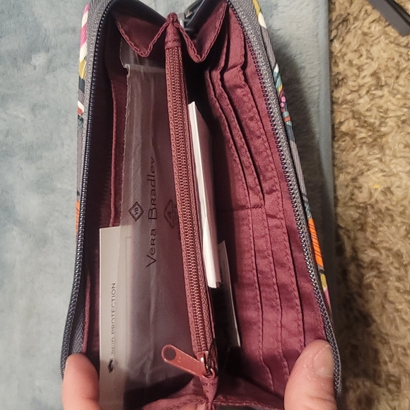 VERA BRADLEY Midtown RFID Wristlet: City Plaid: GRAY: NWT - Picture 3 of 5